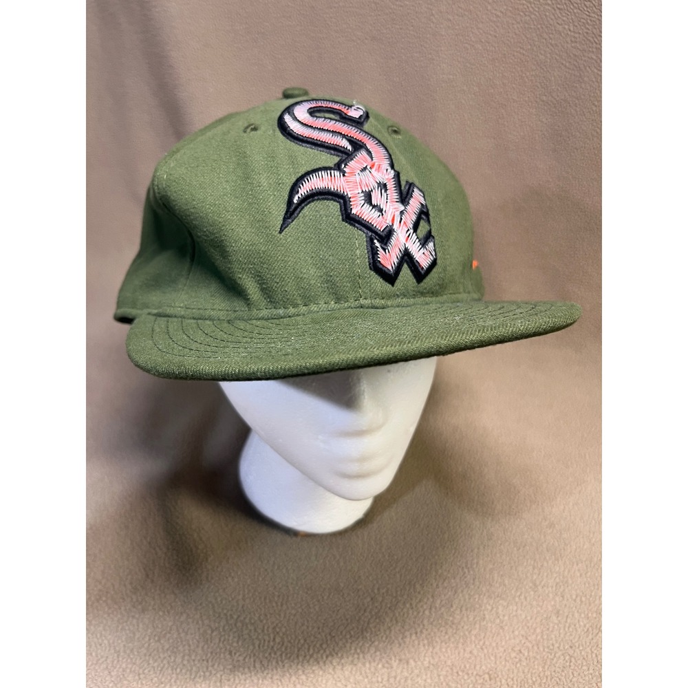 New Era‎ Chicago White Sox 59FIFTY Fitted Hat Olive Green Pink Logo 7 5/8
